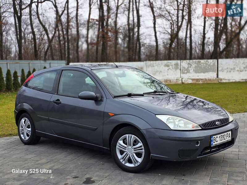 Хэтчбек Ford Focus 2002 в Луцке