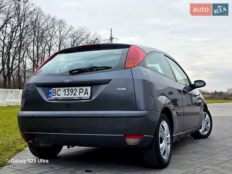 Хэтчбек Ford Focus 2002 в Луцке