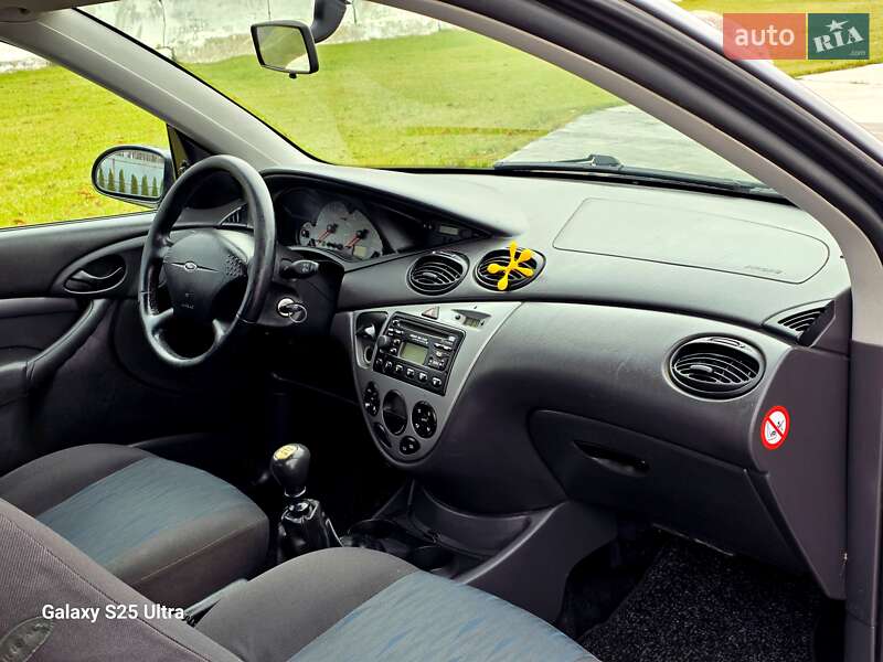 Хэтчбек Ford Focus 2002 в Луцке