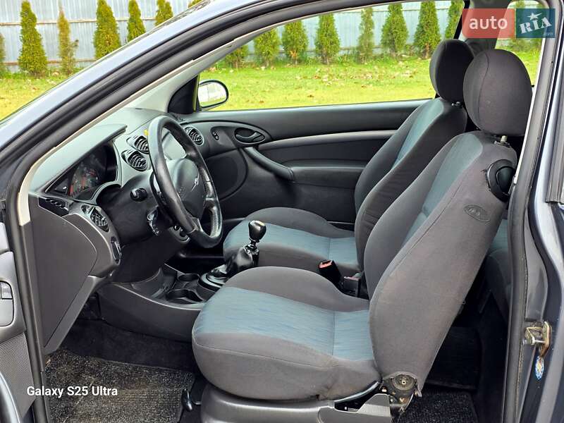 Хэтчбек Ford Focus 2002 в Луцке