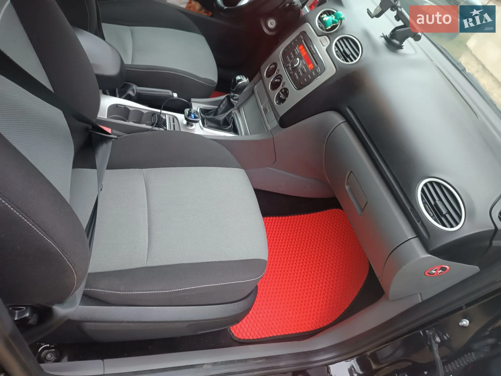 2010 Ford Focus - мініатюра 3