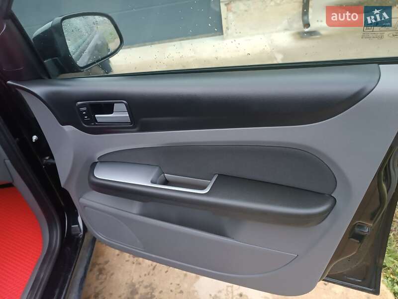 Седан Ford Focus 2010 в Сторожинці