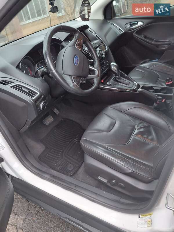 Хэтчбек Ford Focus 2015 в Новоархангельске фото 20 Хэтчбек Ford Focus 2015 в Новоархангельске