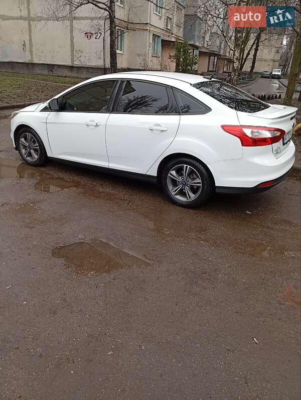 Седан Ford Focus 2014 в Лозовой