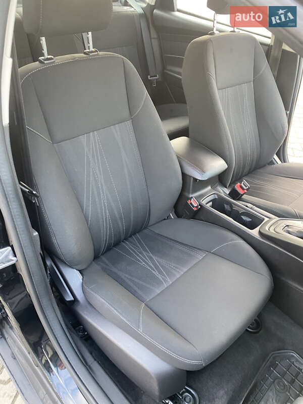 Седан Ford Focus 2015 в Сарнах