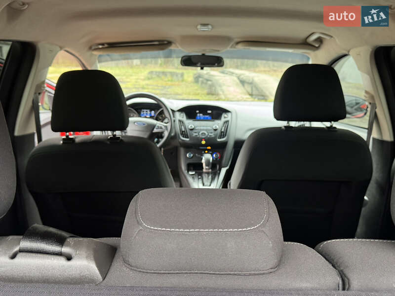Хетчбек Ford Focus 2015 в Городку