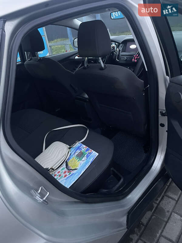 Хэтчбек Ford Focus 2017 в Гатном фото 7 Хэтчбек Ford Focus 2017 в Гатном