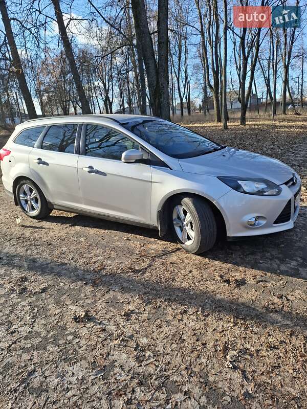Универсал Ford Focus 2012 в Глухове фото Универсал Ford Focus 2012 в Глухове