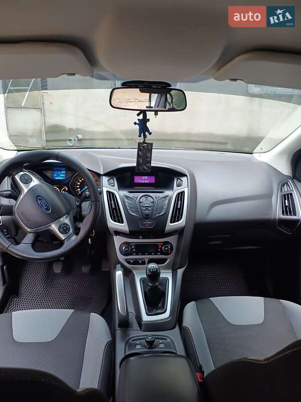 Универсал Ford Focus 2012 в Глухове фото 5 Универсал Ford Focus 2012 в Глухове