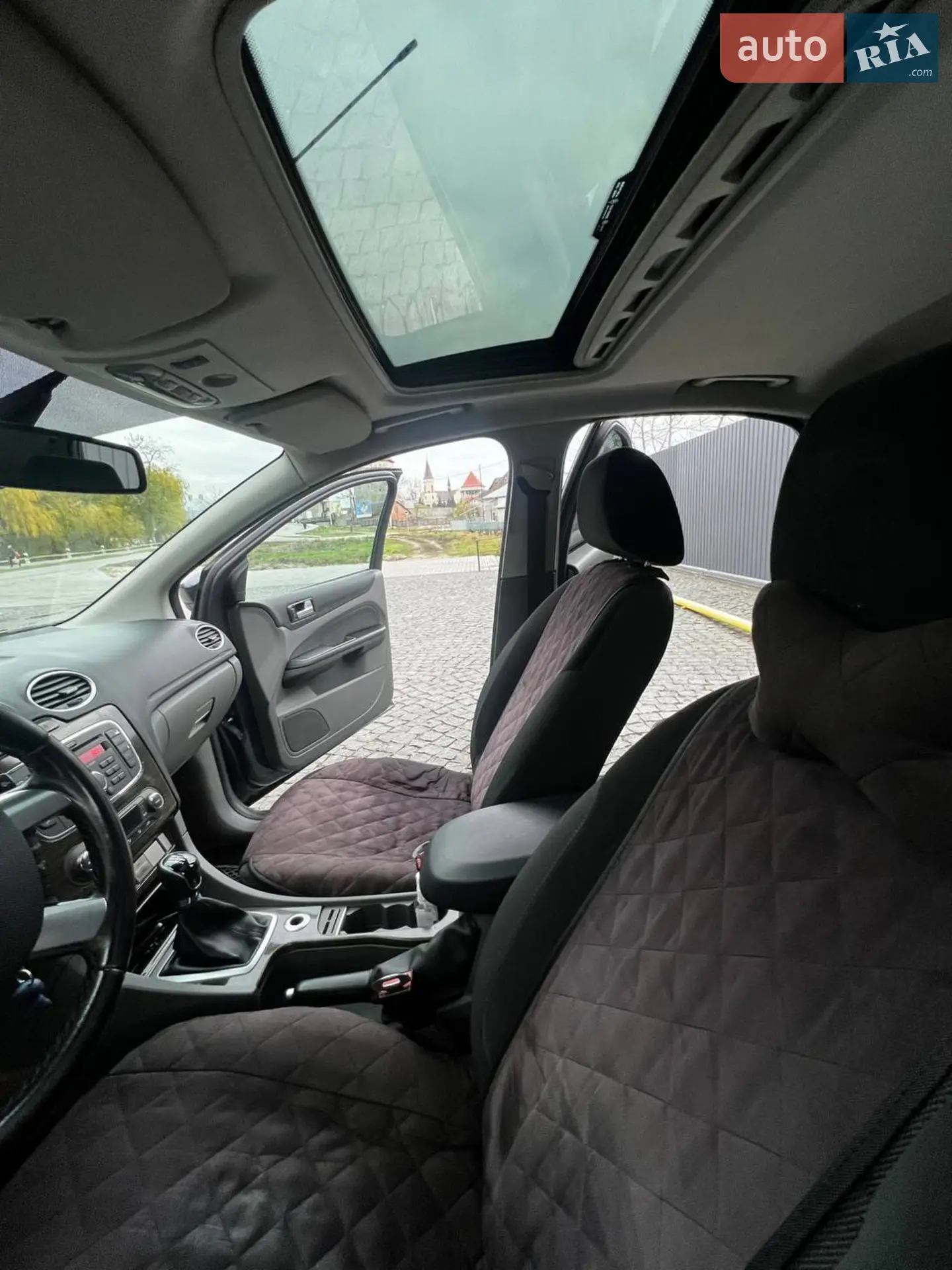 2010 Ford Focus - мініатюра 9