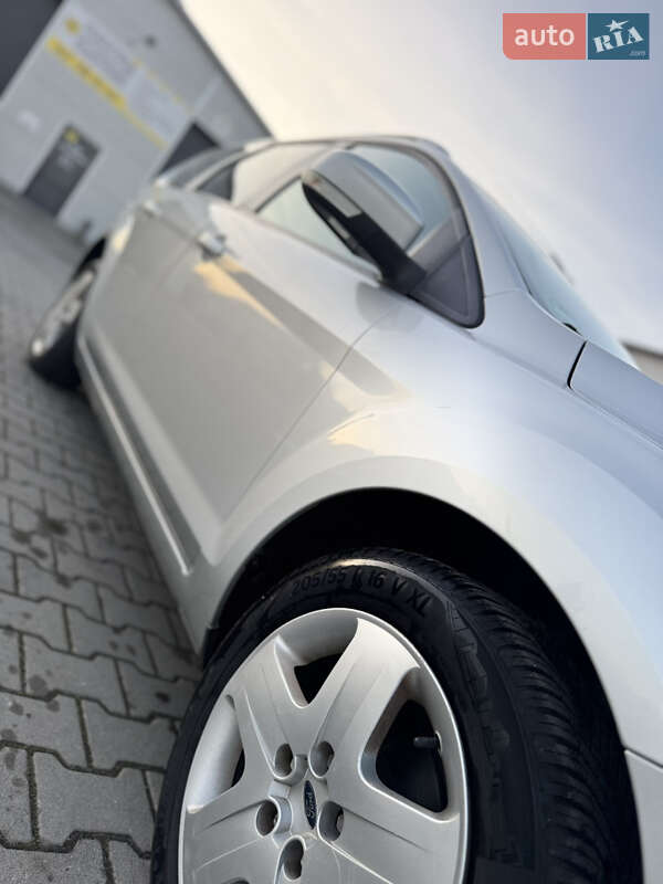 Универсал Ford Focus 2008 в Нововолынске