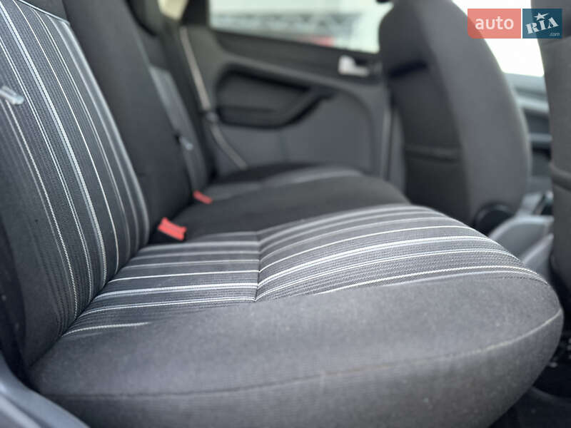 Универсал Ford Focus 2008 в Нововолынске