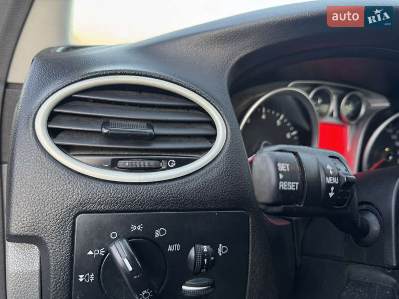 Универсал Ford Focus 2008 в Нововолынске