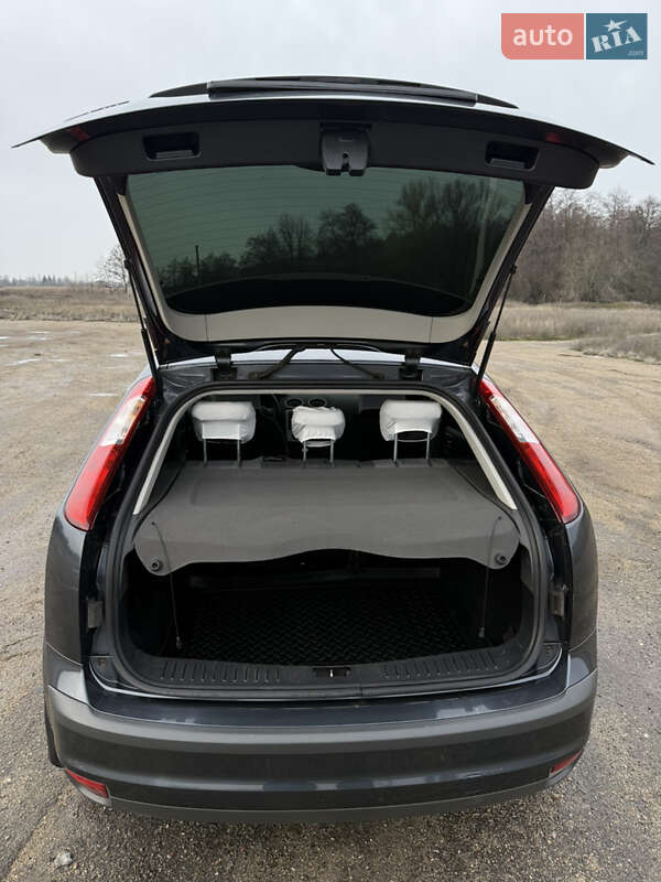 Хэтчбек Ford Focus 2005 в Кропивницком