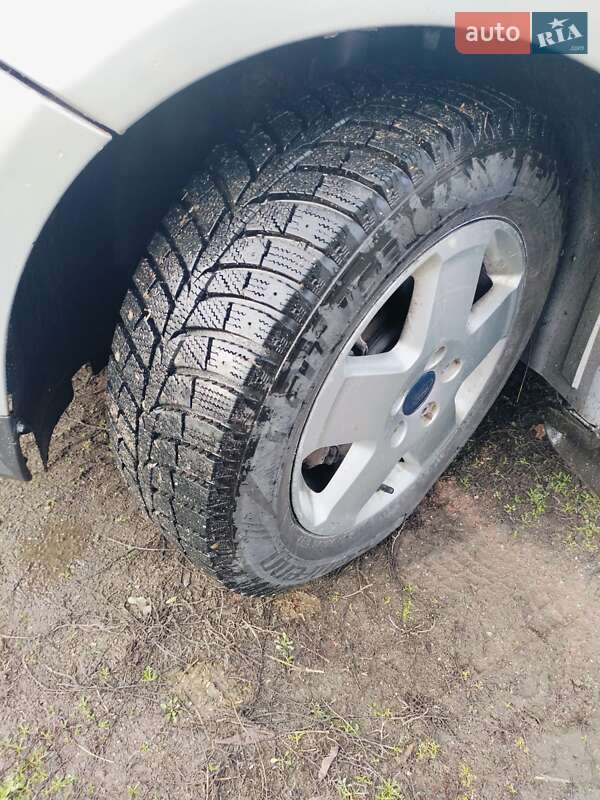 Хэтчбек Ford Focus 2006 в Радомышле фото 4 Хэтчбек Ford Focus 2006 в Радомышле