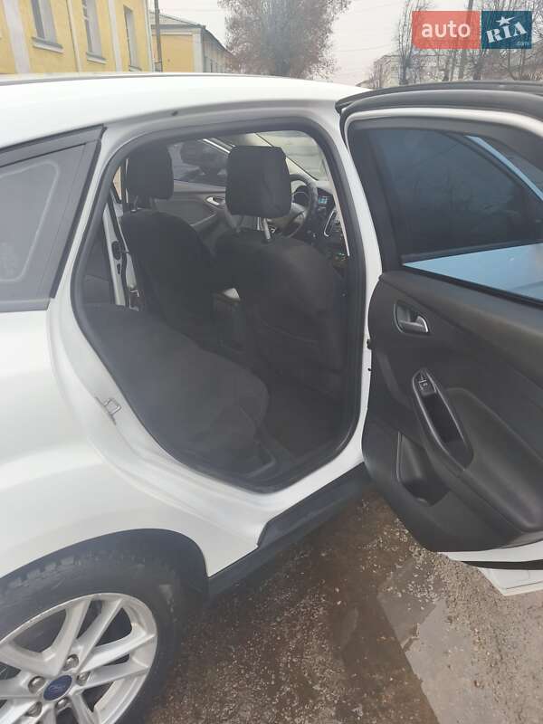 Хэтчбек Ford Focus 2017 в Глухове фото 11 Хэтчбек Ford Focus 2017 в Глухове