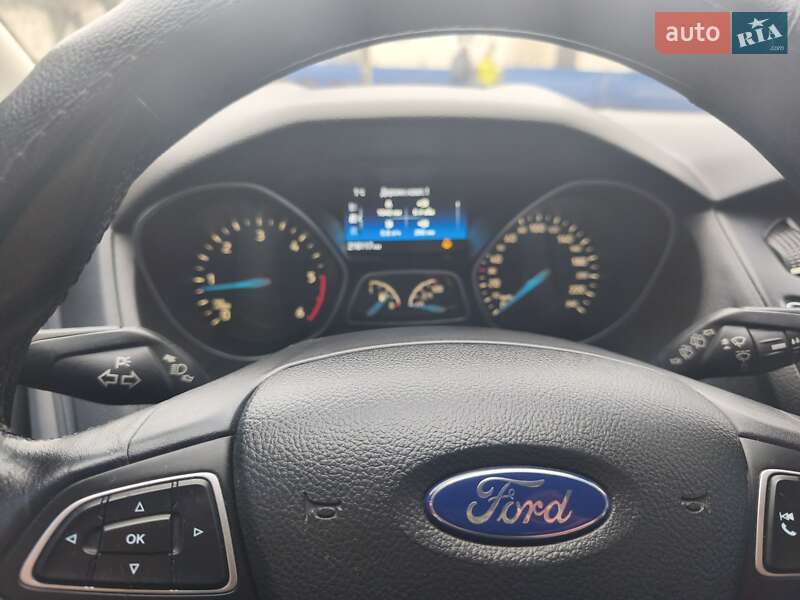 Хэтчбек Ford Focus 2017 в Глухове фото 19 Хэтчбек Ford Focus 2017 в Глухове