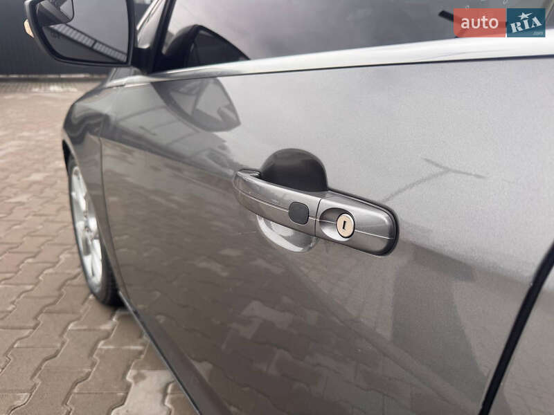 Хэтчбек Ford Focus 2014 в Киеве