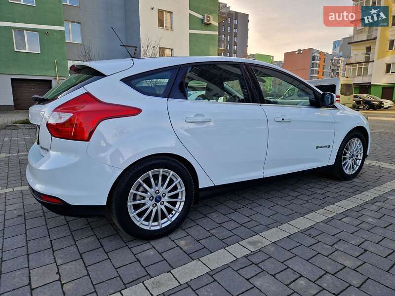 Хэтчбек Ford Focus 2014 в Ивано-Франковске