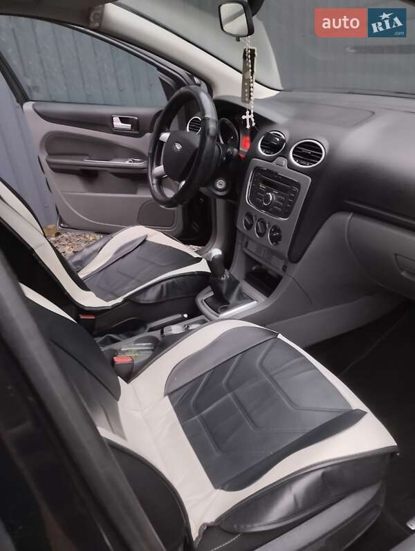 Хетчбек Ford Focus 2010 в Сваляві