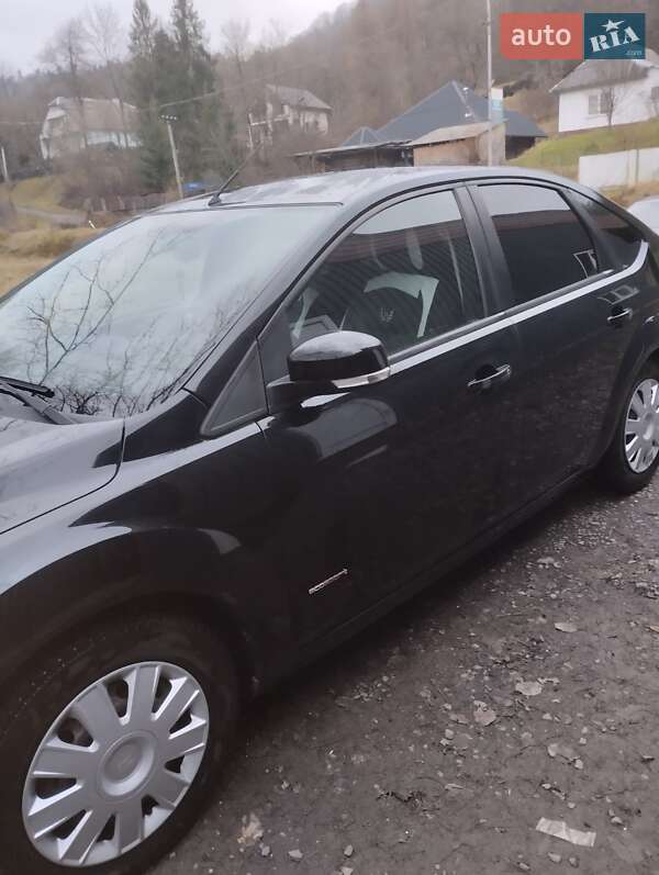 Хетчбек Ford Focus 2010 в Сваляві