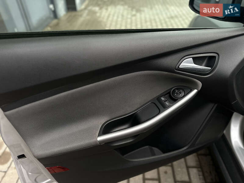 Хэтчбек Ford Focus 2012 в Киеве