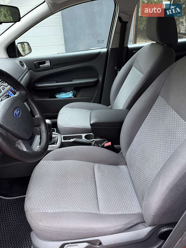 Хэтчбек Ford Focus 2004 в Кременчуге