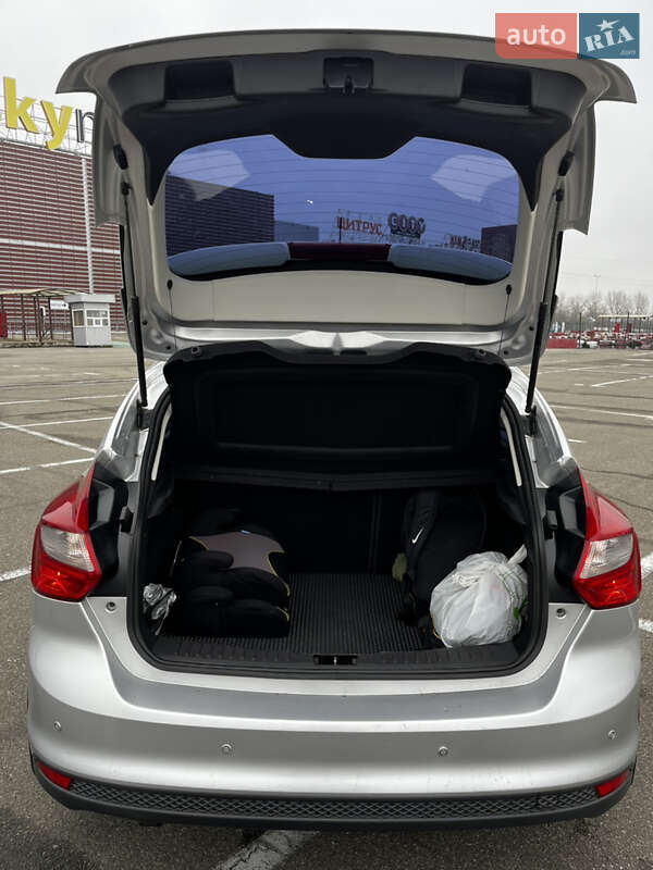 Хетчбек Ford Focus 2014 в Києві фото 44 Хетчбек Ford Focus 2014 в Києві