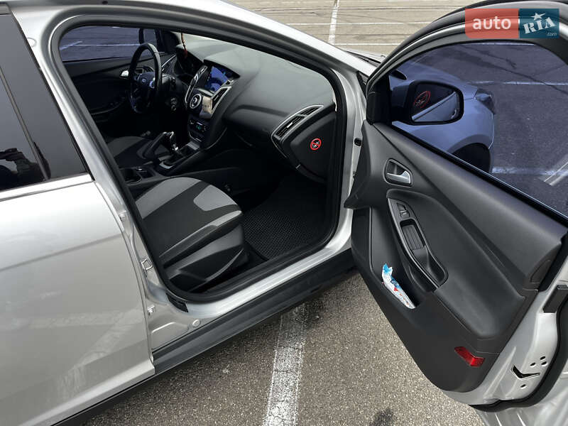 Хетчбек Ford Focus 2014 в Києві фото 49 Хетчбек Ford Focus 2014 в Києві