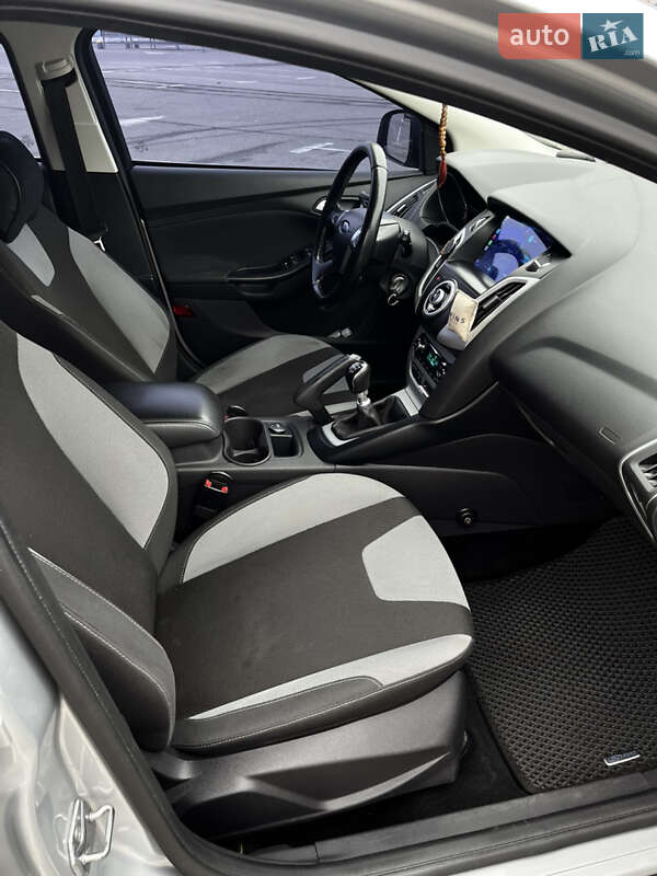 Хетчбек Ford Focus 2014 в Києві фото 50 Хетчбек Ford Focus 2014 в Києві