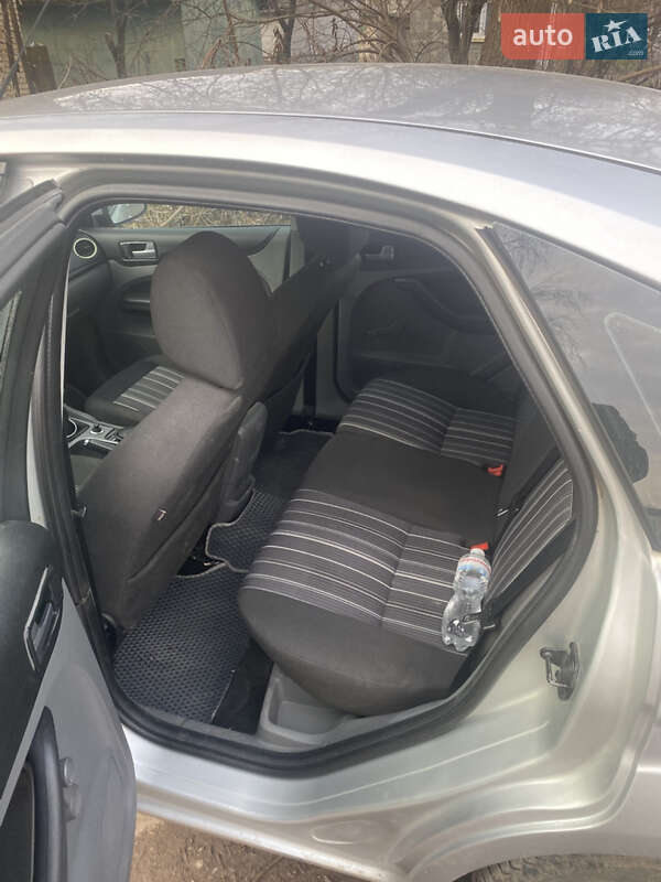 Хэтчбек Ford Focus 2008 в Бродах