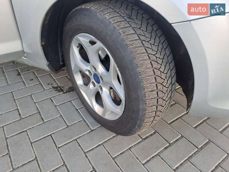 Універсал Ford Focus 2010 в Кропивницькому