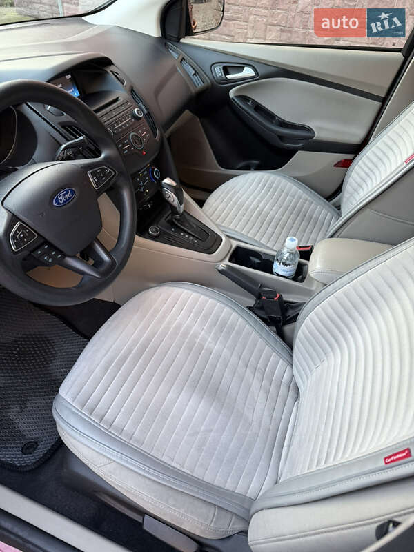 Хэтчбек Ford Focus 2015 в Ивано-Франковске