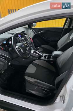 Хэтчбек Ford Focus 2013 в Нетешине