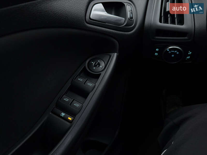 Седан Ford Focus 2015 в Запоріжжі