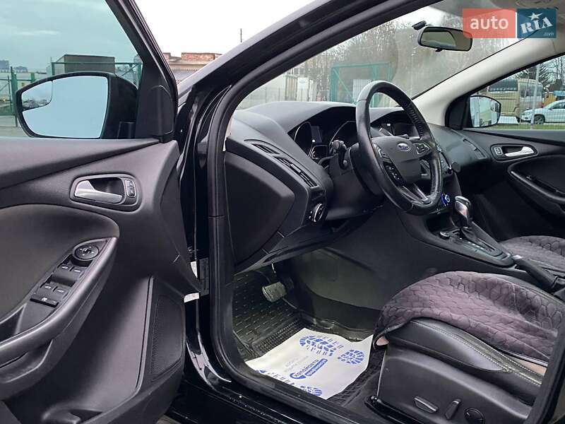 Хэтчбек Ford Focus 2015 в Львове
