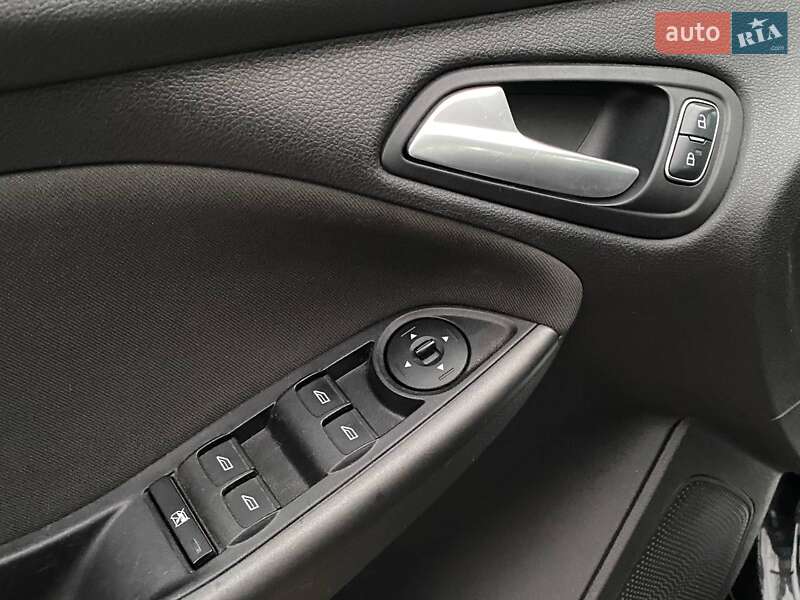 Хэтчбек Ford Focus 2015 в Львове