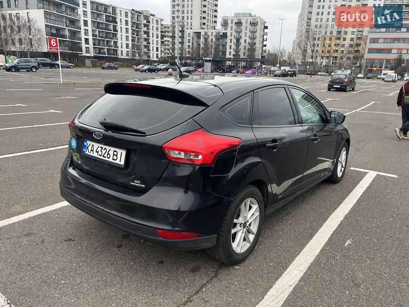 Хэтчбек Ford Focus 2015 в Киеве