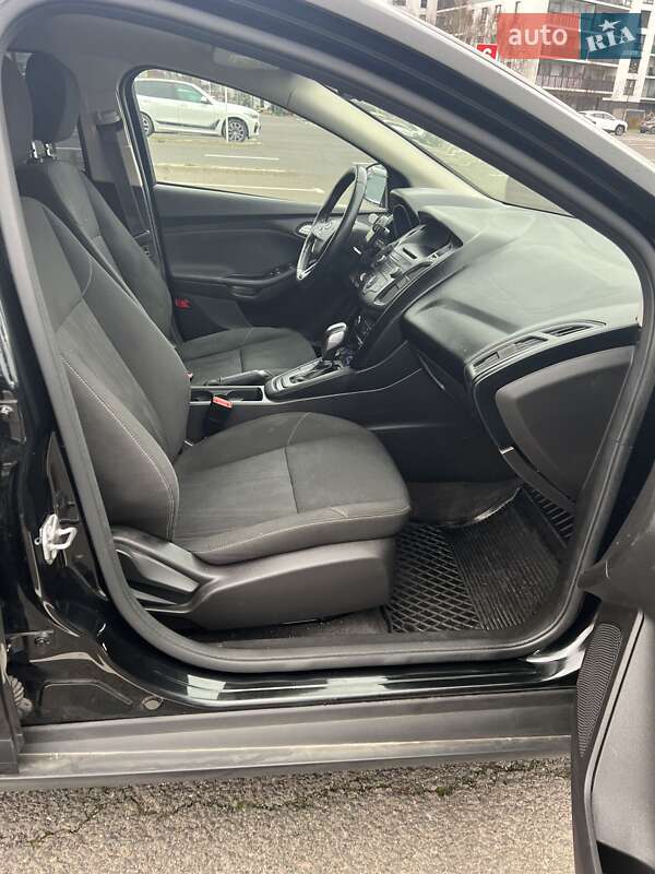 Хэтчбек Ford Focus 2015 в Киеве