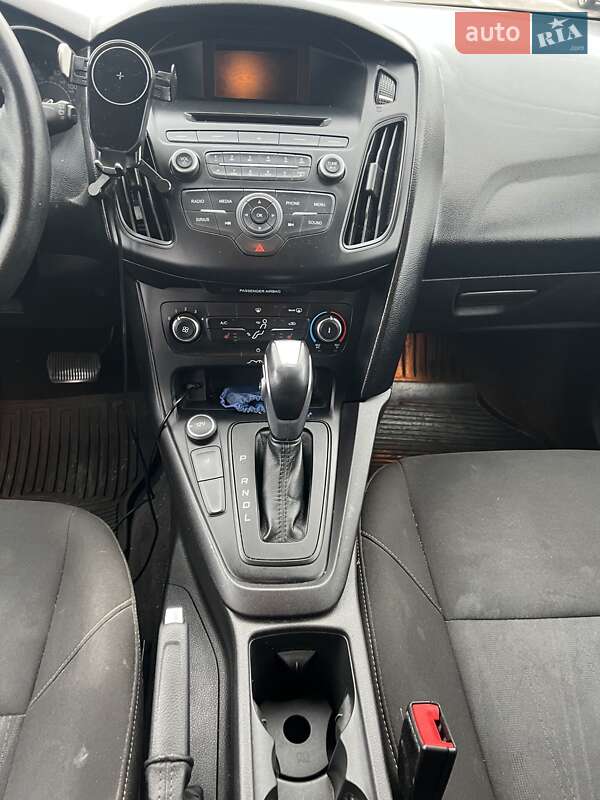 Хэтчбек Ford Focus 2015 в Киеве