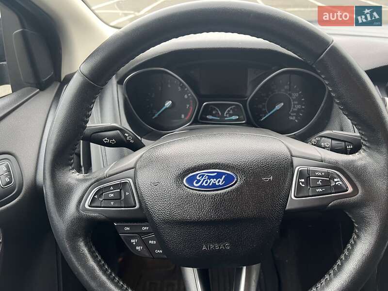 Хэтчбек Ford Focus 2015 в Киеве