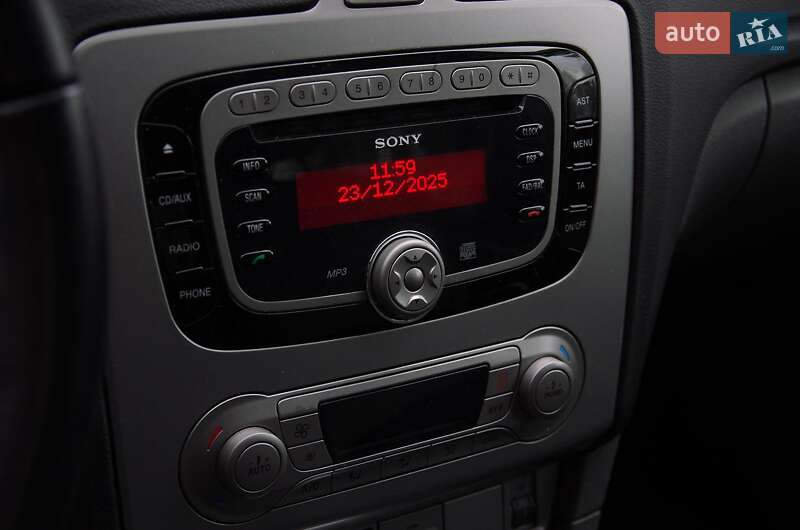 Хэтчбек Ford Focus 2010 в Ворзеле