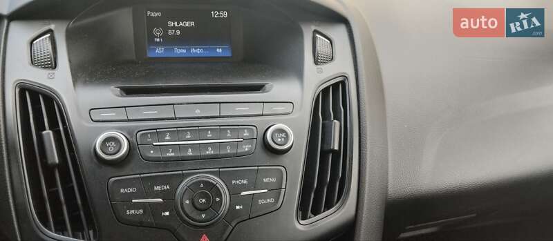 Седан Ford Focus 2017 в Ужгороді