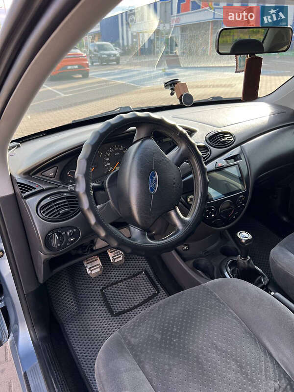 Седан Ford Focus 2004 в Золочеві