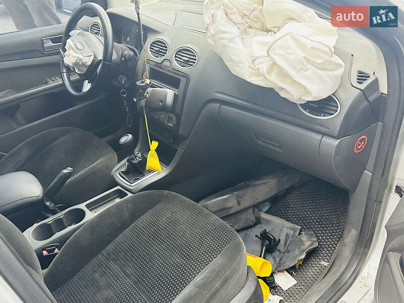 Універсал Ford Focus 2005 в Кам'янському фото 7 Універсал Ford Focus 2005 в Кам'янському