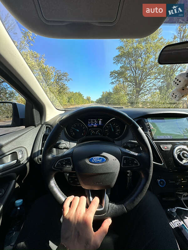 Седан Ford Focus 2015 в Павлограді