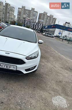 Седан Ford Focus 2015 в Павлограде