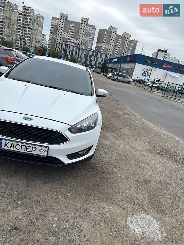 Седан Ford Focus 2015 в Павлограді