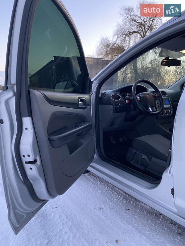 Универсал Ford Focus 2009 в Голованевске