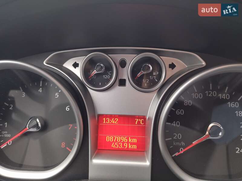 Хэтчбек Ford Focus 2010 в Полтаве